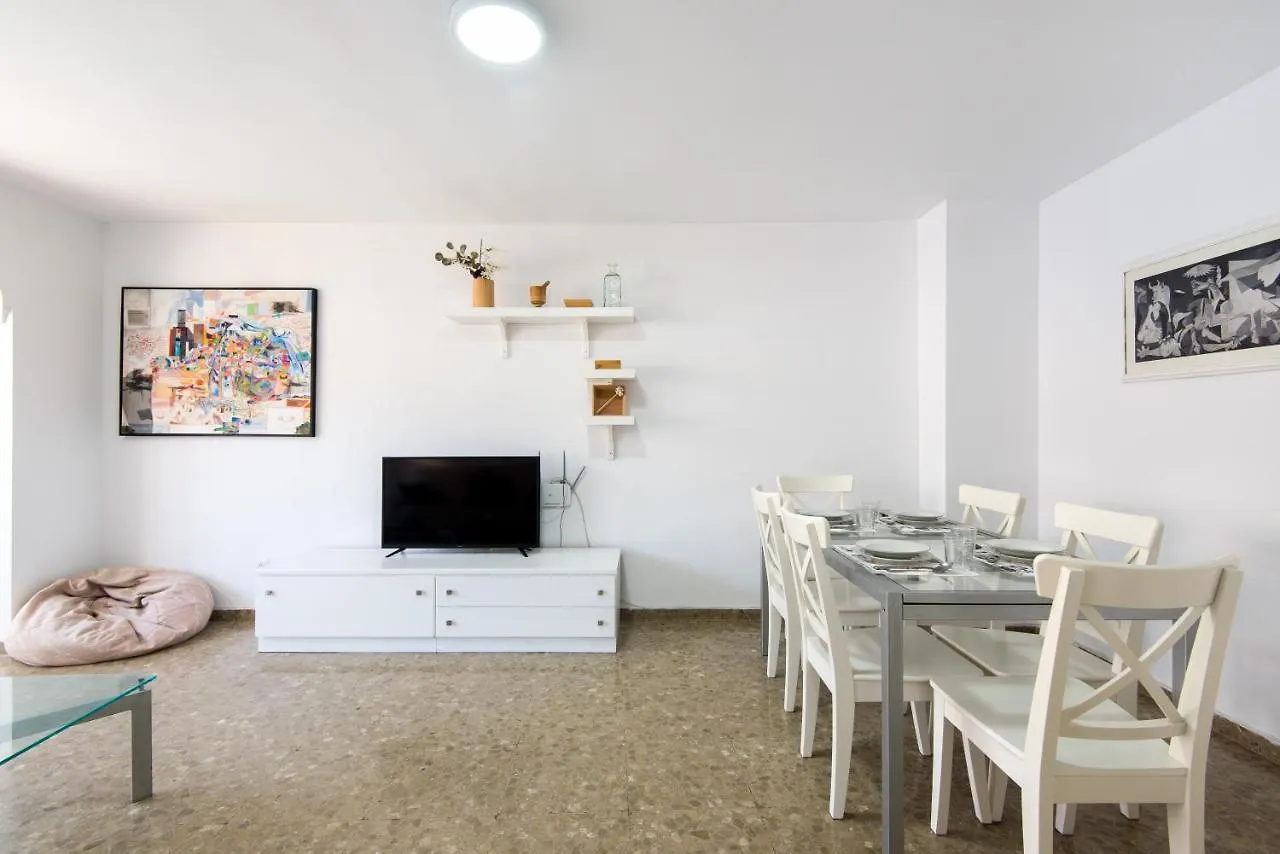Picasso Center Apartment مالقة